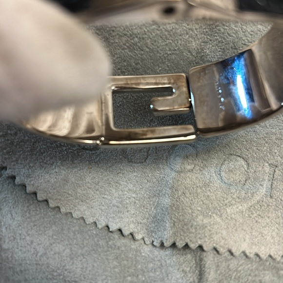 Gucci large black patent leather there and silver stone clasp bangle bracelet - Picture 7 of 17